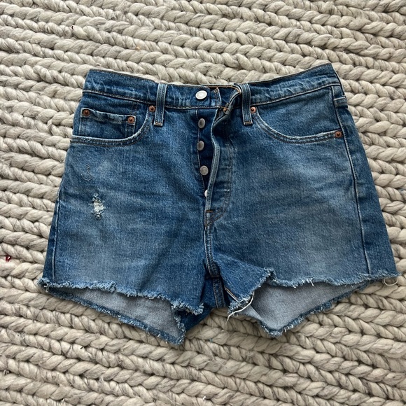 Levi’s 501 denim shorts - Picture 3 of 5